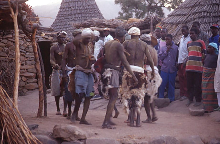 Group of biy gwala throw herb in curve